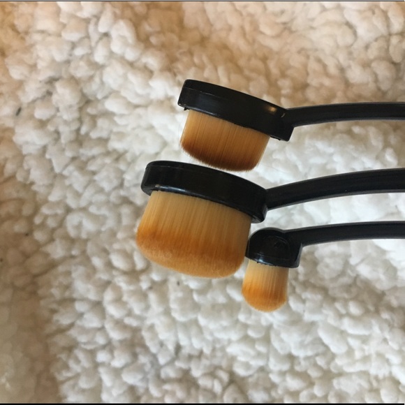 AOA Studio Oval Eye Brush Bundle - Picture 2 of 2